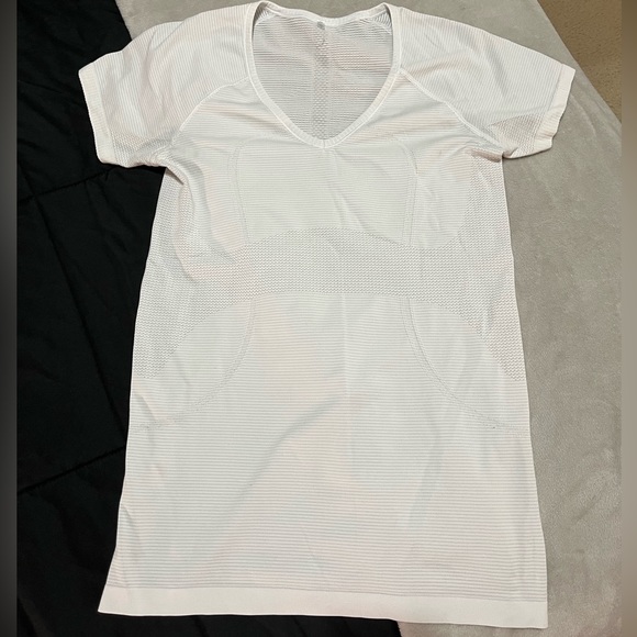 Lululemon swiftly tech short sleeve top - Picture 1 of 3